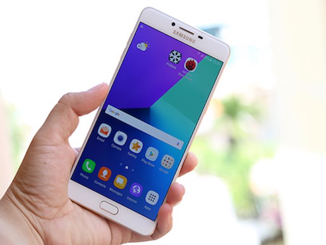 Thời trang Hi-tech - Trải nghiệm smartphone có RAM “khủng” nhất dòng Samsung Galaxy