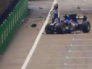 Thể thao - Video F1 Chinese GP: 2 ngày, 2 lần nát xe