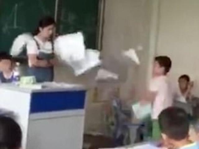 Giáo dục - du học - TQ: Tranh cãi vì bài toán, học sinh đánh bạn giữa lớp