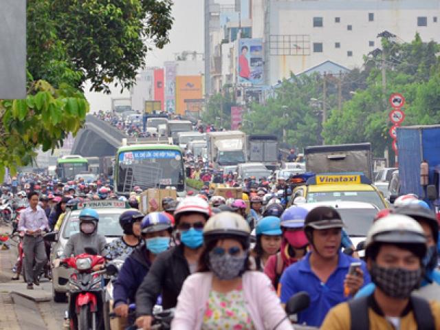 Tin tức trong ngày - Mở đường trên đất quân sự, "giải cứu" kẹt xe Tân Sơn Nhất