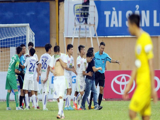 Bóng đá - Tin HOT bóng đá tối 11/4: HAGL bị VFF xử phạt nặng