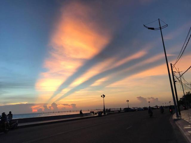 “Giải mã” ánh hào quang tuyệt đẹp trên bầu trời Sài Gòn