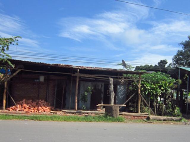 Tin tức trong ngày - Chủ tịch xã bị dọa "xin đôi mắt" khi dẹp vi phạm