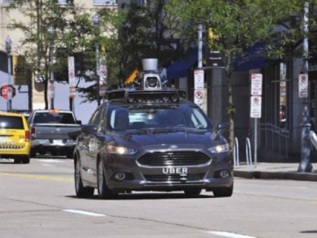 Công nghệ thông tin - Giám đốc Uber Việt Nam: “Khó có xe không người lái ở VN”