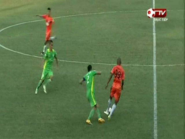 Bóng đá - XSKT Cần Thơ - SHB Đà Nẵng: Bàng hoàng vì "cú rocket"