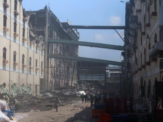 Tin tức trong ngày - Bà hỏa lại ghé thăm công ty may ở Cần Thơ, khói bụi mịt mù