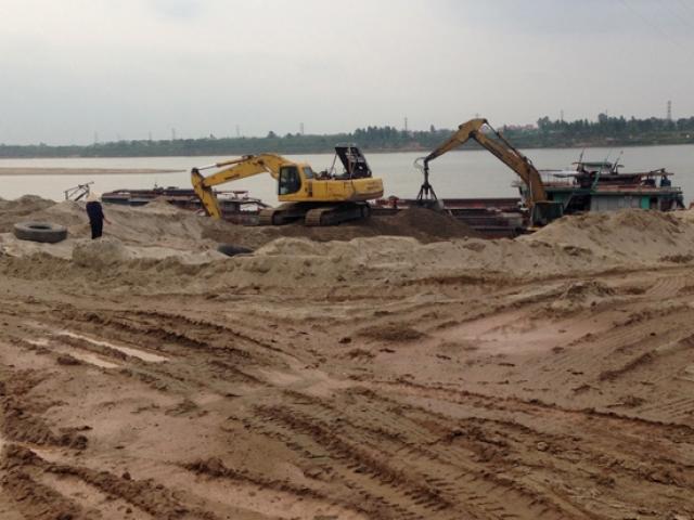 Thị trường - Tiêu dùng - Giá cát tăng từng ngày, nhà thầu méo mặt