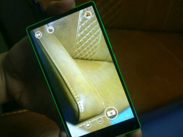 Lộ hình ảnh chiếc Nokia Lumia lạ mắt có viền siêu mỏng