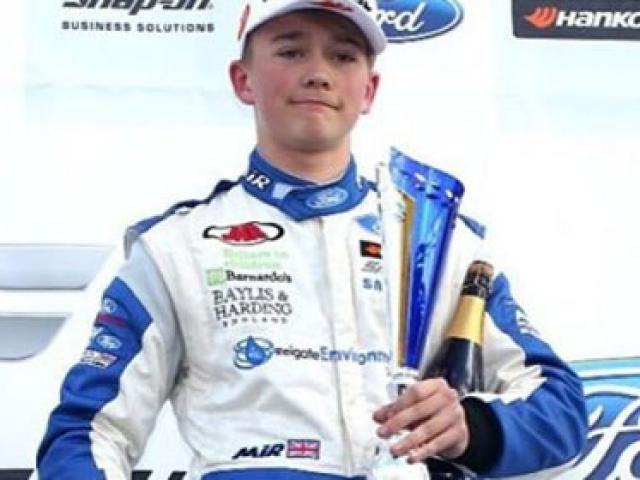 Thể thao - Bị cưa chân, tay lái tuổi teen được "đền" cả triệu đô