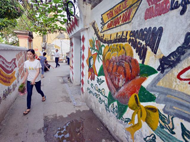 Tin tức trong ngày - Ngõ bích hoạ độc lạ giữa lòng Hà Nội