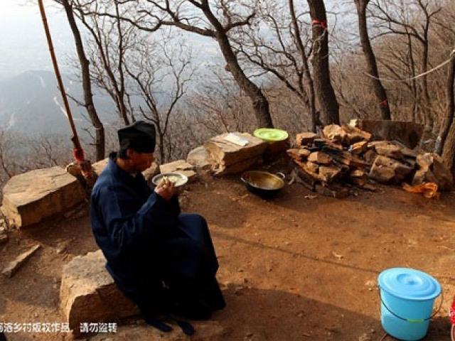 Bạn trẻ - Cuộc sống - Bị bạn gái phản bội, chàng trai lên núi luyện võ "trả thù"