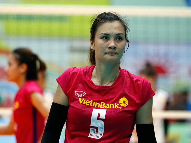 Thể thao - Bóng chuyền nữ: Linh Chi cổ vũ Kim Huệ đấu "bảng tử thần"