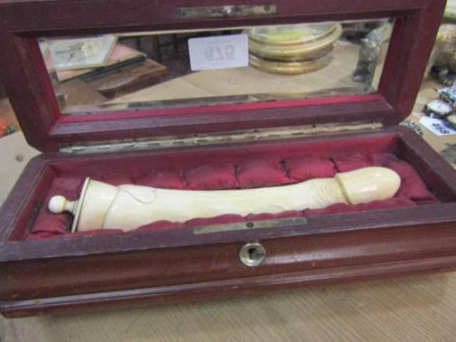 Thế giới - Ireland: Đồ chơi tình dục cổ làm từ ngà voi giá 80 triệu