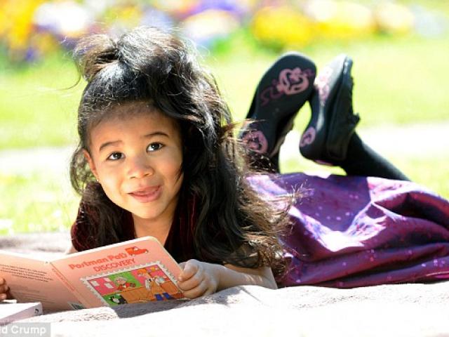 Giáo dục - du học - Thần đồng 2 tuổi gia nhập hội những người thông minh nhất thế giới