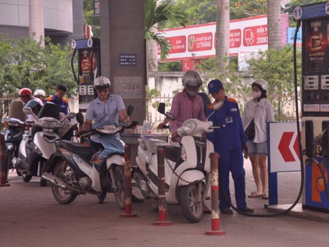 Thị trường - Tiêu dùng - Tăng thuế môi trường xăng dầu là “tính quẩn”