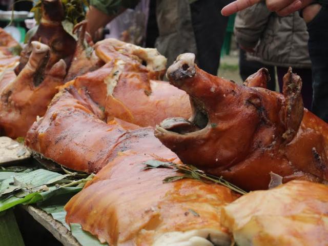 Ngắm “rừng” lợn quay ở Lạng Sơn, ai cũng phát thèm!
