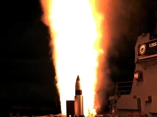 Thế giới - Tàu sân bay Mỹ chống đỡ thế nào nếu Triều Tiên tấn công?