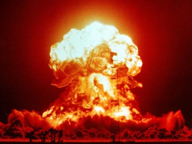 Thế giới - Uy lực tên lửa mạnh nhất thế giới Mỹ "dằn mặt" Triều Tiên