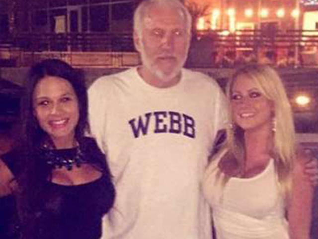 Thể thao - Ăn khế trả Vàng: HLV ăn 1 bữa "bo" bồi bàn 100 triệu VNĐ