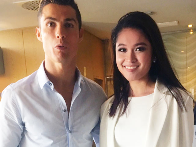 Người mẫu - Hoa hậu - CR7 ôm eo "tình tứ" Á hậu Việt Nam 2016 khiến fans "phát hờn"