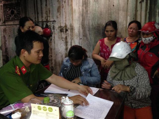 Pháp luật - Bắt tại trận 21 "quý bà" đang sát phạt trên chiếu bạc