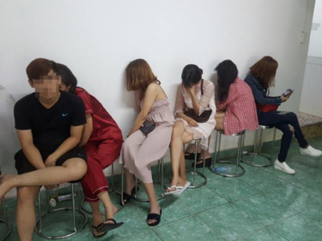 Pháp luật - Đột kích khách sạn, phát hiện nhiều nam nữ đang “phê” ma túy