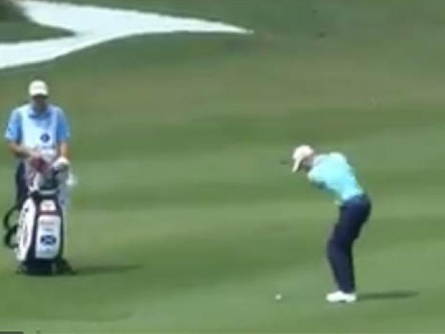 Thể thao - VĐV ăn điểm vi diệu, "cả làng" ngã ngửa