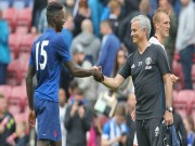 Bóng đá - MU hết quân: Mourinho đòi xỏ giày vào sân đá cặp Bailly