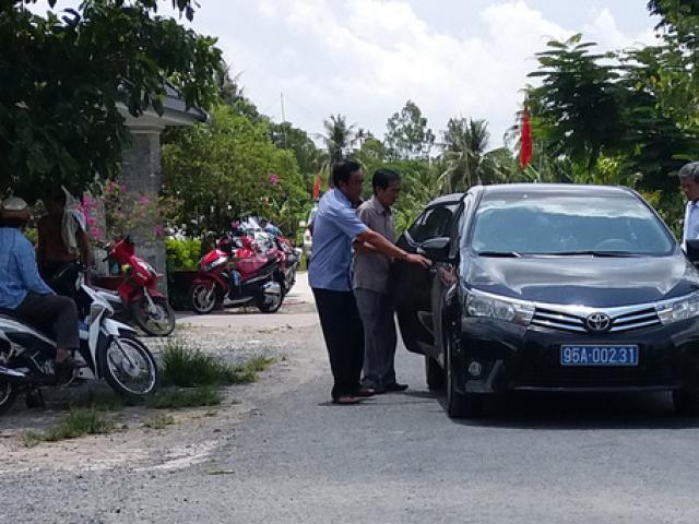 Tin tức trong ngày - Xe công Hậu Giang dự khánh thành phủ đường ở Sóc Trăng