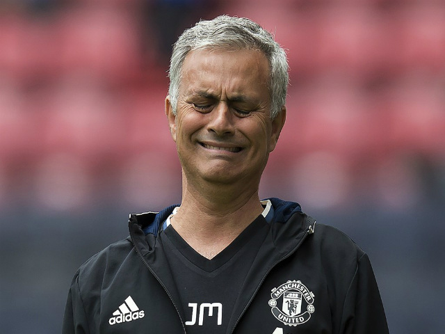 Bóng đá - MU bất bại 25 trận: Mourinho bị "chế giễu", không có viện binh
