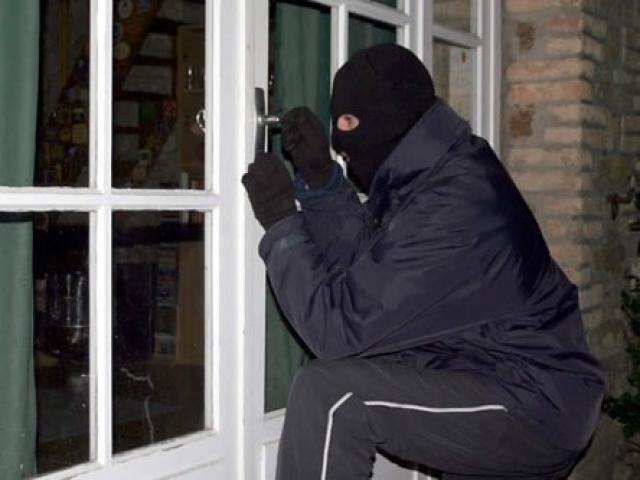 Pháp luật - Nghỉ lễ, "đại gia" SG bị trộm đột nhập, đánh cắp gần tỷ đồng