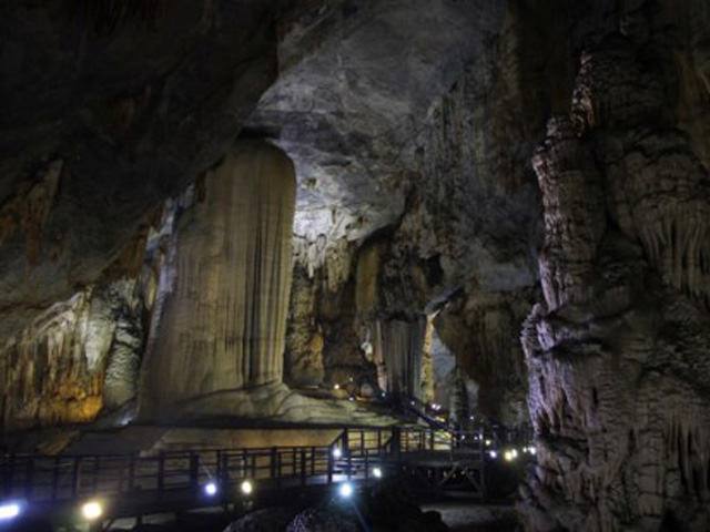 Du lịch - Ngắm vẻ đẹp lộng lẫy khó cưỡng của động Thiên Đường