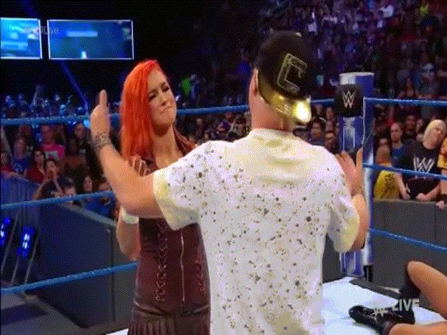 Thể thao - Đả nữ lừa tình trai đẹp bị "đánh ghen" trên võ đài