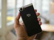 Thời trang Hi-tech - BlackBerry KEYone so kè cùng Galaxy S8