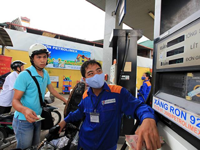 Thị trường - Tiêu dùng - Giá xăng giảm từ 15 giờ hôm nay