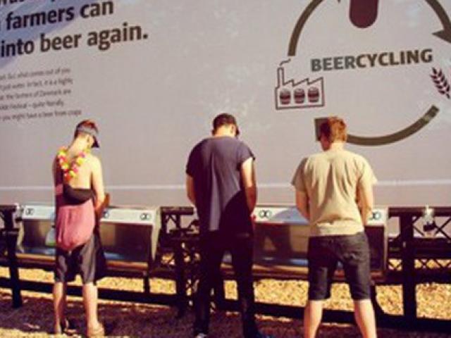 Phi thường - kỳ quặc - Đi xin 50.000 lít nước tiểu đưa vào dây chuyền làm bia