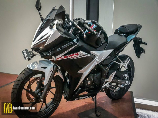 Thế giới xe - 2017 Honda CBR150R mới ra mắt mạnh hơn, đẹp hơn