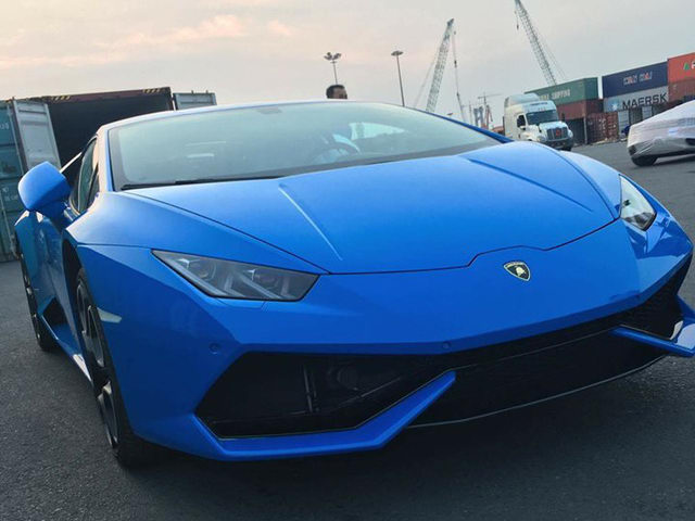Tin tức ô tô - Lamborghini Huracan xanh độc đáo được nhập về Việt Nam