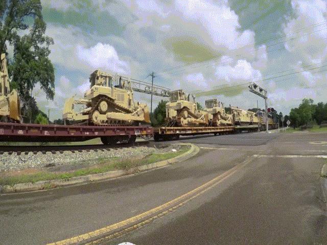 Thế giới - Xe tăng Mỹ dồn dập tới châu Âu để đối phó Nga?