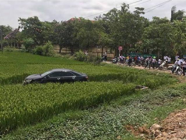 Tin tức trong ngày - Lý lịch chiếc xe Camry tông 3 học sinh tử vong