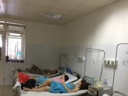 Tin tức trong ngày - Đi học hỏi kinh nghiệm dẹp vỉa hè, đoàn cán bộ bị ngộ độc