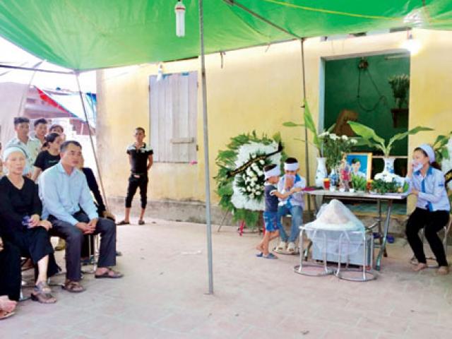 Tin tức trong ngày - Xe Camry đâm tử vong 3 học sinh: Đại tang nơi xóm nhỏ