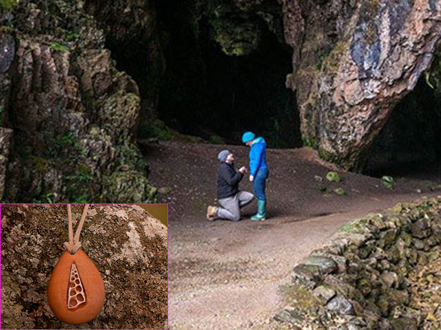 Bạn trẻ - Cuộc sống - Chiếc vòng gỗ đơn sơ giúp chàng trai cầu hôn bạn gái thành công