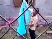 Tin tức trong ngày - Bắt sống hổ mang chúa gần 2m lạc vào nhà dân