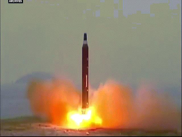 Thế giới - NÓNG nhất tuần: Mỹ lần đầu dùng 2 tàu sân bay "siết" Triều Tiên