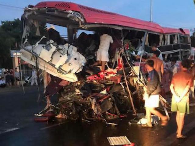 Tin tức trong ngày - Chuyển viện tài xế xe tải gây tai nạn 13 người chết ở Gia Lai