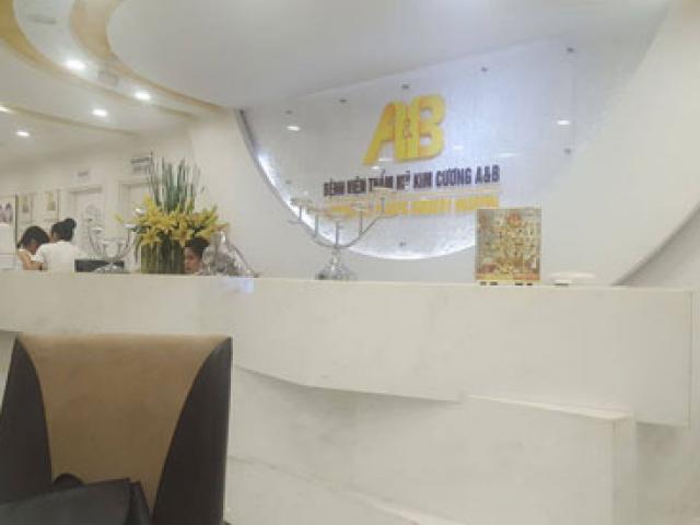 Tin tức trong ngày - Vụ nhập viện sau nâng ngực: Giám đốc bệnh viện thẩm mỹ nói gì?