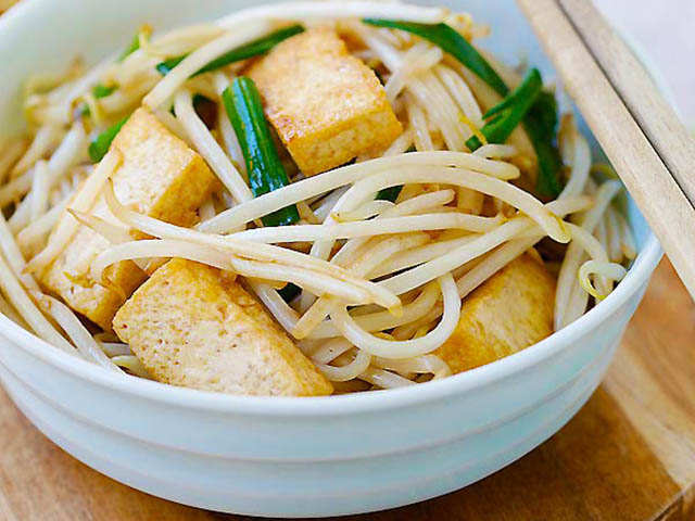 Ẩm thực - Chay tịnh ngày đầu tháng với giá xào đậu phụ