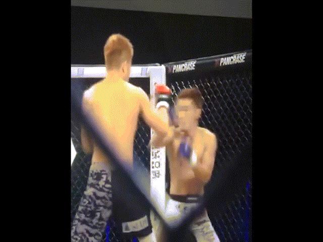 Thể thao - MMA: 14 giây vừa knock-out, vừa cứu đối thủ 1 mạng