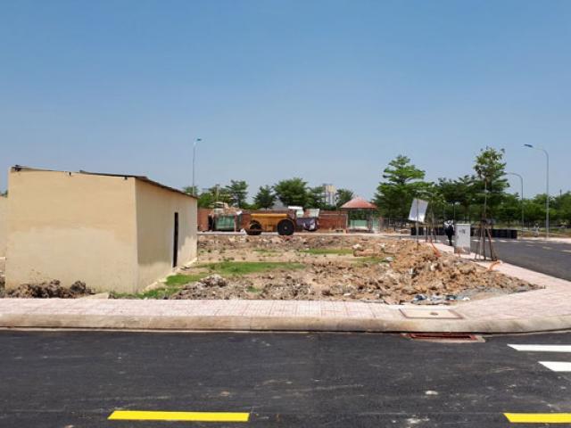 Tài chính - Bất động sản - Lỗ tiền tỷ “ôm” đất vùng ven TP.HCM